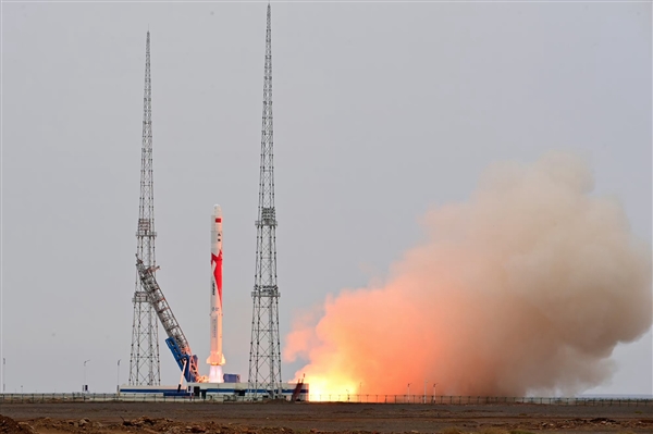 朱雀二号遥二运载火箭发射成功：全球首枚成功入轨的液氧甲烷火箭